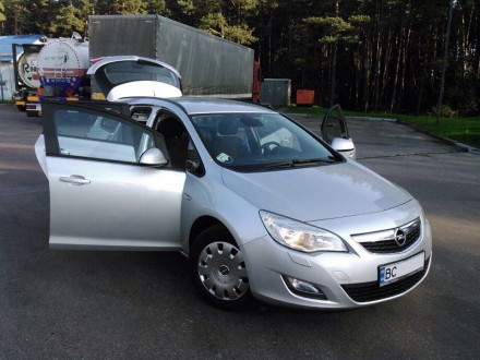 Opel Astra J Sports Tourer 1.7 CDTi 2012,пригнаний з Німеччини, автомобіль бомба. . фото 12