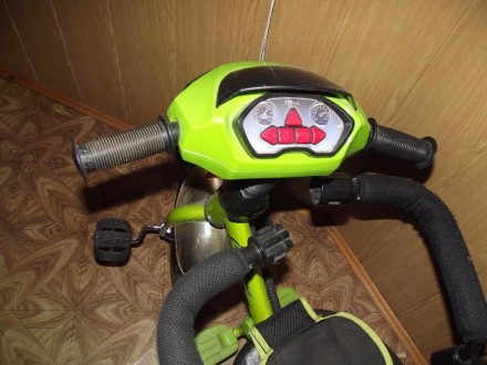 Продам детский трехколесный велосипед с надувными колесами,с ручкой,козырьком,по. . фото 6