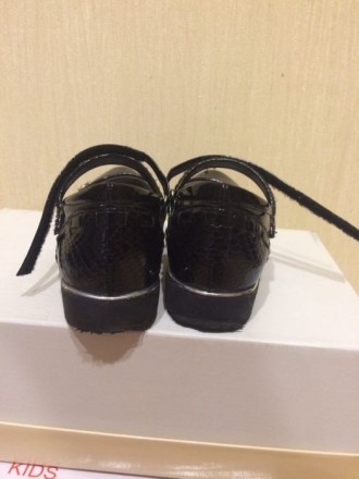 Чёрные лакированные туфли в хорошем состоянии. 32-й размер, 19.3 по стельке.. . фото 5
