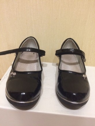 Чёрные лакированные туфли в хорошем состоянии. 32-й размер, 19.3 по стельке.. . фото 4