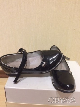 Чёрные лакированные туфли в хорошем состоянии. 32-й размер, 19.3 по стельке.. . фото 1