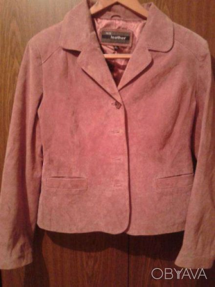 Продам куртку женскую, размер 48 (14/42 европейский), натуральная замша, цвет - . . фото 1