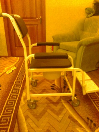 Кресло коляска с туалетом,в отличном состоянии (новая),пр-во Украина.. . фото 4