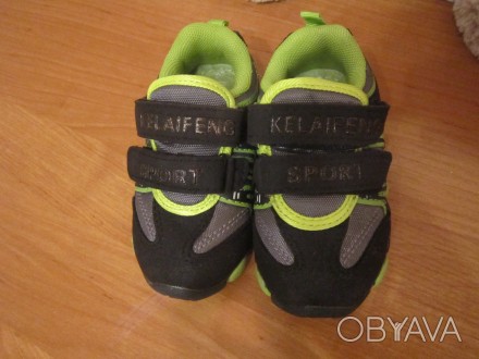 Симпатичные кроссовки для мальчика 21р. 

Бренд: Kellaifeng
Размер: 21. По ст. . фото 1