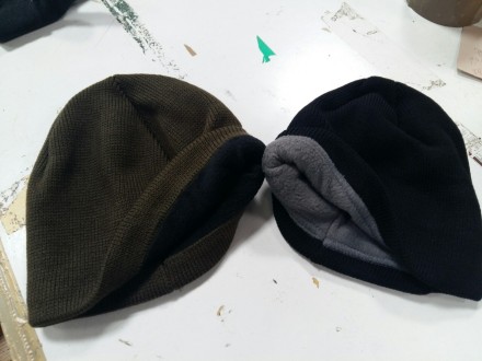 шапки флис и вязанные..новые... . фото 4