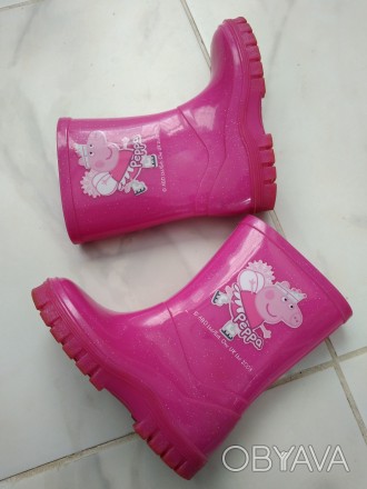 Резиновые сапожки для девочки со свинкой Пеппой. Не протекают, носились мало. С . . фото 1
