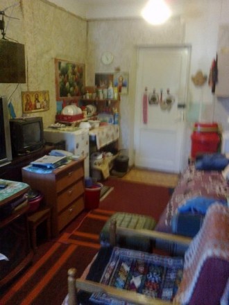 Комната в общежитии, без ремонта. С/узел, кухня общие на коридоре.. . фото 2