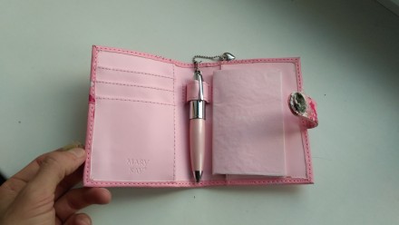 Продам новый блокнот-планер-ежедневник с фирменной ручкой и брелком в виде сердч. . фото 3