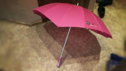 О ригинальный зонт в виде сердца от бренда Mary Kay.  Новый.

Яркий и необычны. . фото 5