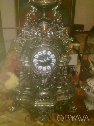 Часы старинные антикварные бронзовые в о\с очень тяжёлые. Высота - 62, ширина - . . фото 1