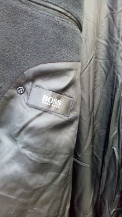 Супер качественное стильное пальто
 кашемир настоящий фирмы бос черного цвета
. . фото 5