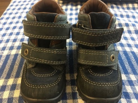 Продам детские осенние ботинки Ecco 21 рр. В абсолютно идеальном состоянии, кожа. . фото 3