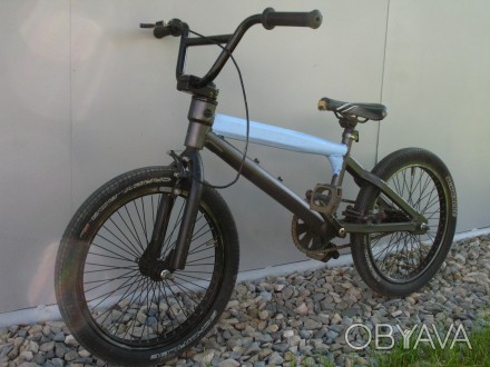 Пропоную велосипед BMX з алюмінієвою,баттованою рамою та хроммолібденовою стальн. . фото 1