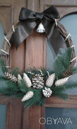 Рождественский веночек ручной работы, сделан из натуральной лозы и декорирован н. . фото 1