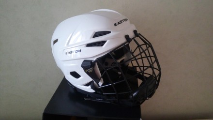 Новий шолом хокейний з решіткою Easton E200 Youth, білий
Розмір XS (48-52 см)
. . фото 6