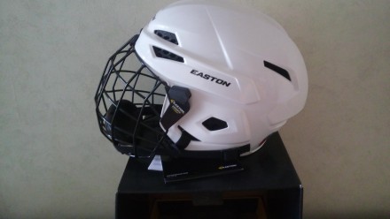 Новий шолом хокейний з решіткою Easton E200 Youth, білий
Розмір XS (48-52 см)
. . фото 4