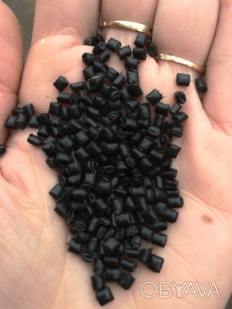 Продам вторичную гранулу ПЭ (полиэтилена) очень высокого качества, цвет черный. . . фото 1