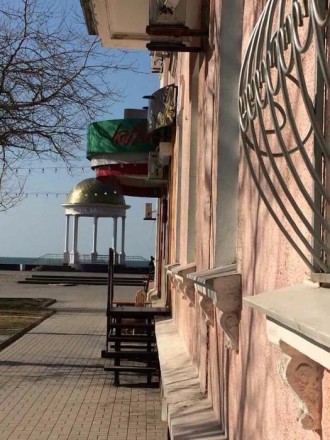 Продам 2х комнатную квартиру 1/3 "сталинка" на берегу моря, на набережной, в цен. . фото 2