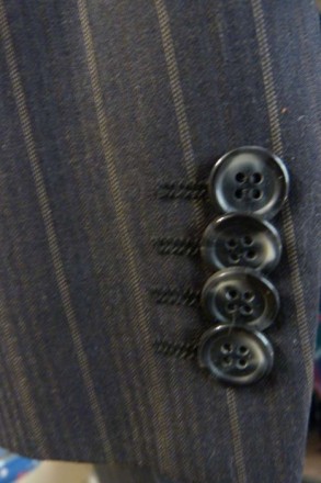 Однобортный мужской костюм, коричневого цвета в узкую полоску. Б/у, в отличном с. . фото 5