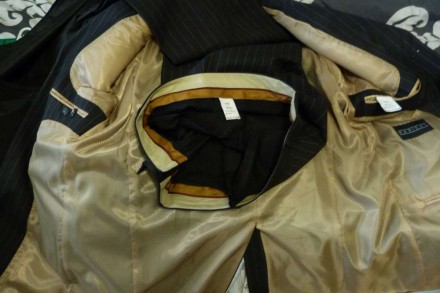 Однобортный мужской костюм, коричневого цвета в узкую полоску. Б/у, в отличном с. . фото 7