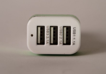 Авто USB Зарядное устройство Адаптер Зарядка 12В 5V Три гнезда Качество. . фото 2