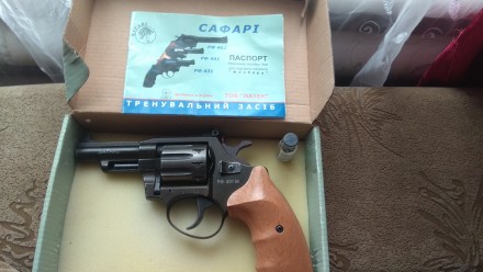 Продам Револьвер фирмы "Латек" Сафари РФ 431М под патрон Флобера состояние новог. . фото 2