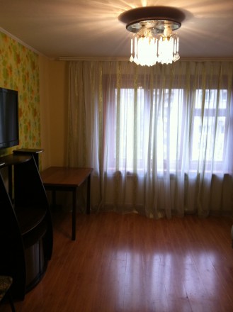 Квартира в середине дома в хорошем состоянии полностью с мебелью и техникой Комн. Александровский. фото 2
