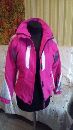 Продам качественную курточку хорошей фирмы 
типа лыжная 
указываю как б/у но в. . фото 3