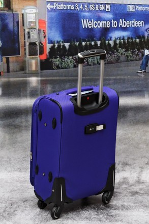 Описание
Дорожный чемодан на четырех колесах FLY произведен из надежного и проч. . фото 12