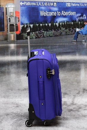 Описание
Дорожный чемодан на четырех колесах FLY произведен из надежного и проч. . фото 10