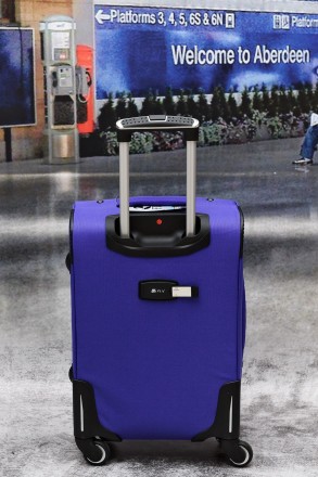 Описание
Дорожный чемодан на четырех колесах FLY произведен из надежного и проч. . фото 11