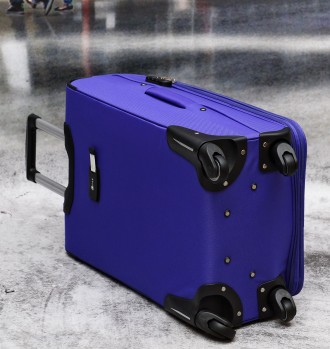 Описание
Дорожный чемодан на четырех колесах FLY произведен из надежного и проч. . фото 6