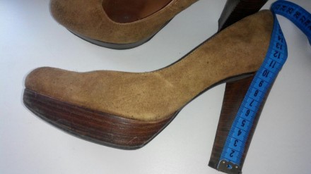 Натуральные замшевые туфли, 25 см по стельке, красиво смотрятся на ножке.. . фото 4