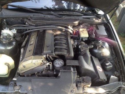 Продам BMW E36 325 газ бензин м50 мотор! Установлен ксенон у ближнем,сигнализаци. . фото 2