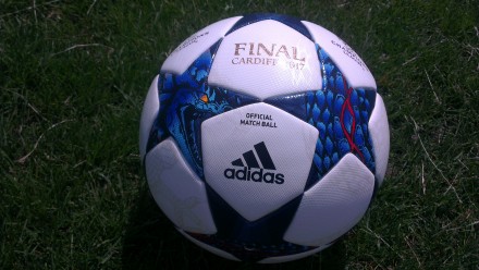 Мяч футбольный Adidas Finale 2017 CARDIFF OMB арт. AZ5200.
В наличии 2 шт.. . фото 4