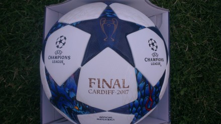 Мяч футбольный Adidas Finale 2017 CARDIFF OMB арт. AZ5200.
В наличии 2 шт.. . фото 6