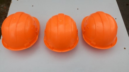 Каска строительная предназначена для защиты головы от опасных и вредных производ. . фото 3