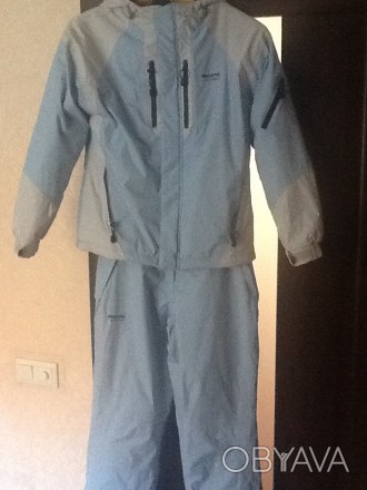 Лыжный костюм голубой цвет с белыми вставками
Размер 46-48
Новый
Можно носить. . фото 1