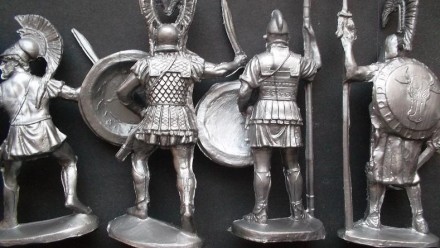 солдатики - 5 древних греков в отличном состоянии ( пластик ). . фото 3