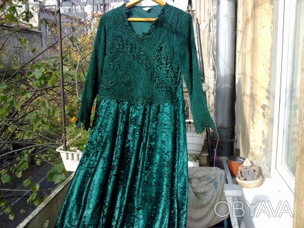 Платье нарядное с длинными рукавами, на подкладке, производство Италия, цвет тём. . фото 1