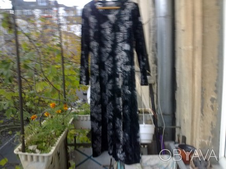 Платье нарядное б/у велюровое (бархатное), тёмно-серого серебристого цвета, разм. . фото 1