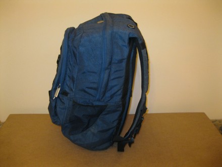 Продам городской рюкзак с грудной стяжкой и двумя регулируемыми лямками и ручкой. . фото 3