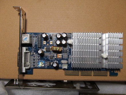 Набор:
Материнская плата Asus P4GE-MX rev. 2.02 Socet 478
Процессор Pentium 4 . . фото 8