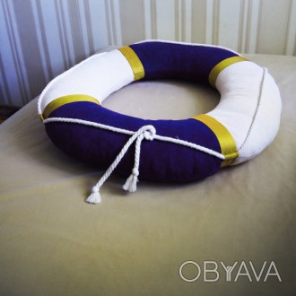 Интерьерная подушка «Спасательный круг» входит в серию «Море». 

 

Диаметр . . фото 1
