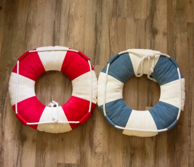 Интерьерная подушка «Спасательный круг маленький» входит в серию «Море». Красный. . фото 7
