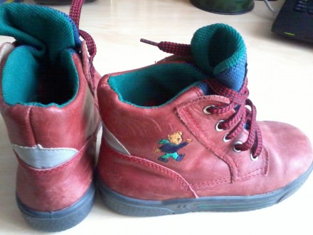 Продам кожаные ботинки красного цвета на шнурках внутри утепленные р.27 по стель. . фото 3