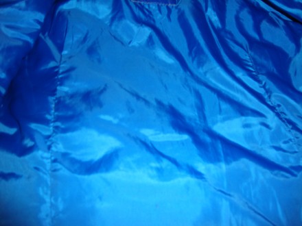 Продам красивенную гламурную курточку ярко-синего цвета  в новом состоянии.На во. . фото 9