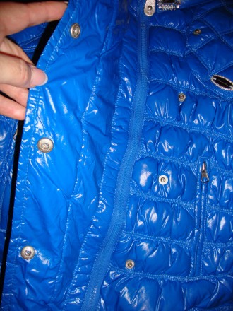 Продам красивенную гламурную курточку ярко-синего цвета  в новом состоянии.На во. . фото 8