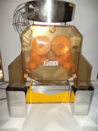 В продаже  Соковыжималка Zumex  в рабочем состоянии 
Склад  б\у оборудования дл. . фото 12