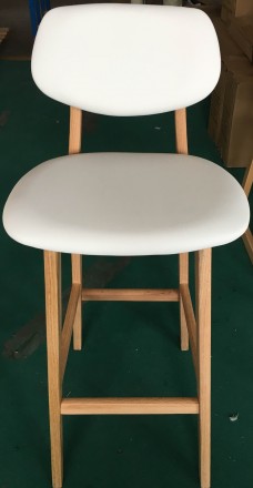 В качестве основного материала для изготовления деревянных барных стульев Тренто. . фото 9